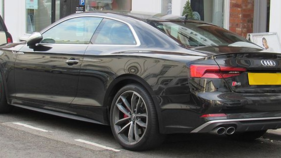 El Audi 5 2016 es un coupé rápido, ágil en curvas y perfecto para la ciudad y para viajar cómodamente durante horas