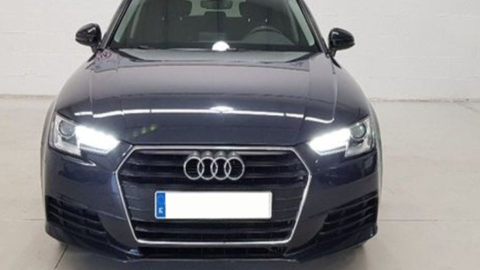 El Audi A4 2015 es silencioso, de interiores amplios y con un puesto de conducción bajo y de buena visibilidad