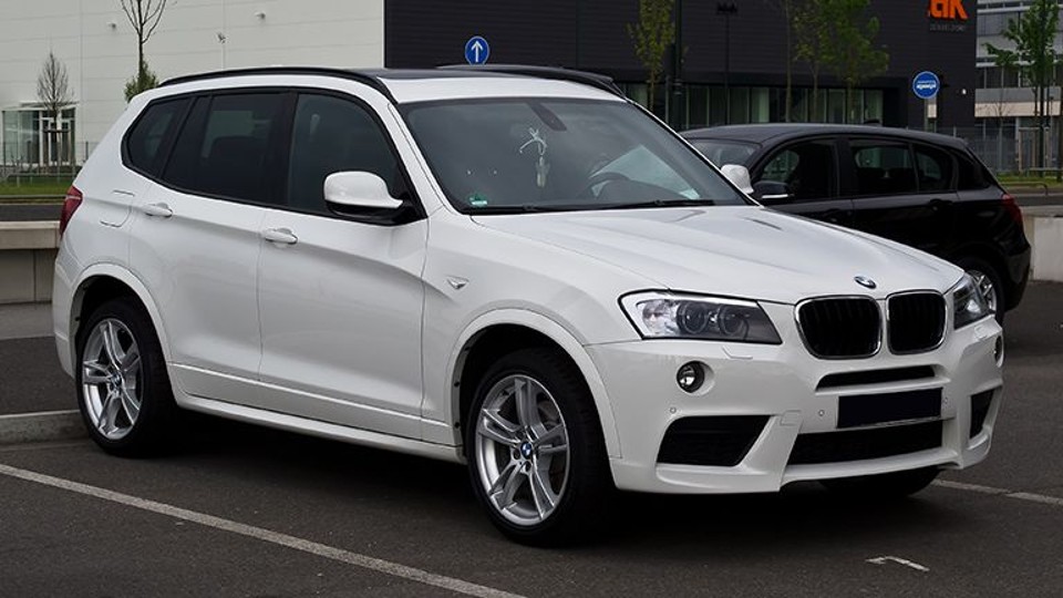 El BMW X3 2012 es un SUV de lujo, moderno y eficiente