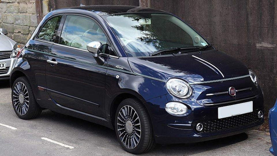 El Fiat 500 2017 tiene un interior cómodo y tecnológico