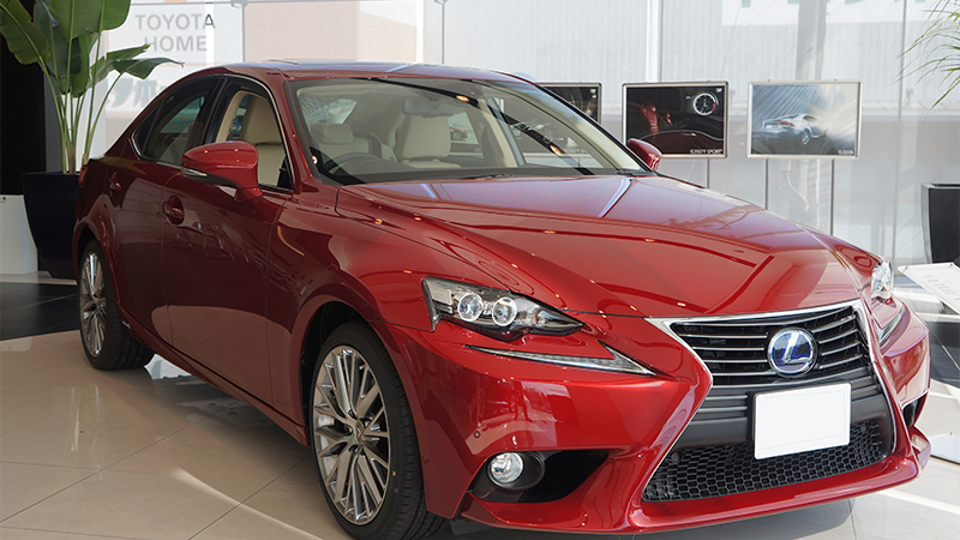 El Lexus IS 2013 es un sedán que pertenece a la tercera generación de la gama