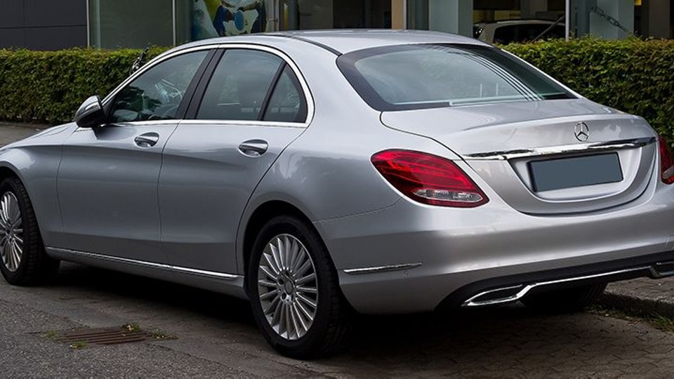 El Mercedes Clase C 2014 destaca por su calidad de rodadura y tacto en conducción, suave, dinámico y equilibrado
