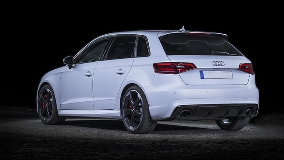 Los principales rivales del Audi A3 son el Mercedes Clase A y el BMW  Serie 1