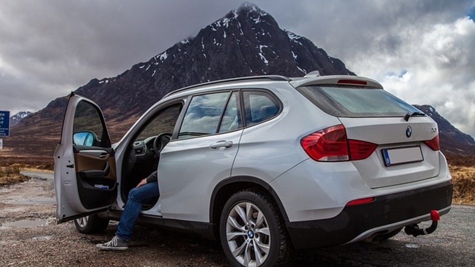 El BMW X1 es ahora más alto, tiene más capacidad en el maletero y  mejora su equipamiento respecto a su anterior generación