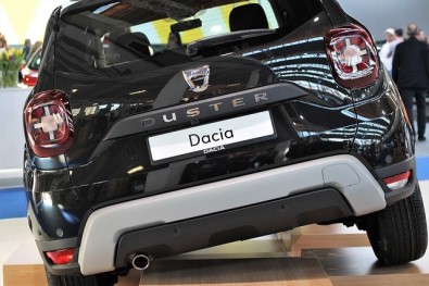 El nivel de equipamiento del Dacia Duster más básico es el Access y  todavía es muy limitado en cuanto a sus prestaciones