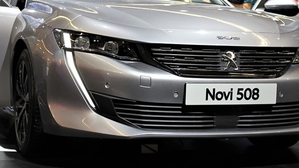 La segunda generación del Peugeot 508 pretende competir con  modelos premium como el BMW Serie 3 o el Audi A4