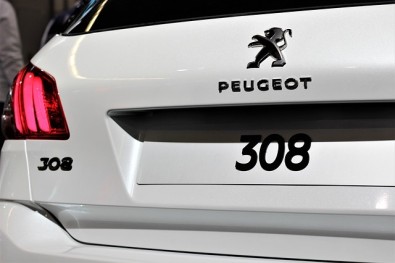 Los motores del Peugeot 308 abarcan desde los 100 CV hasta los 270 CV de potencia Los motores del Peugeot 308 abarcan desde los 100 CV hasta los 270 CV de potencia