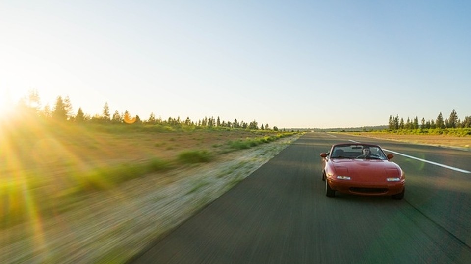 El Mazda MX-5 es un descapotable de dimensiones contenidas y se  encuentra en su cuarta generación