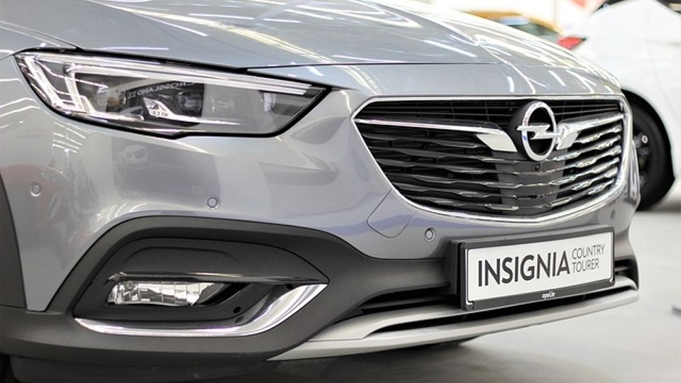 El Opel Insignia se puede conseguir con tracción delantera o a las cuatro  ruedas