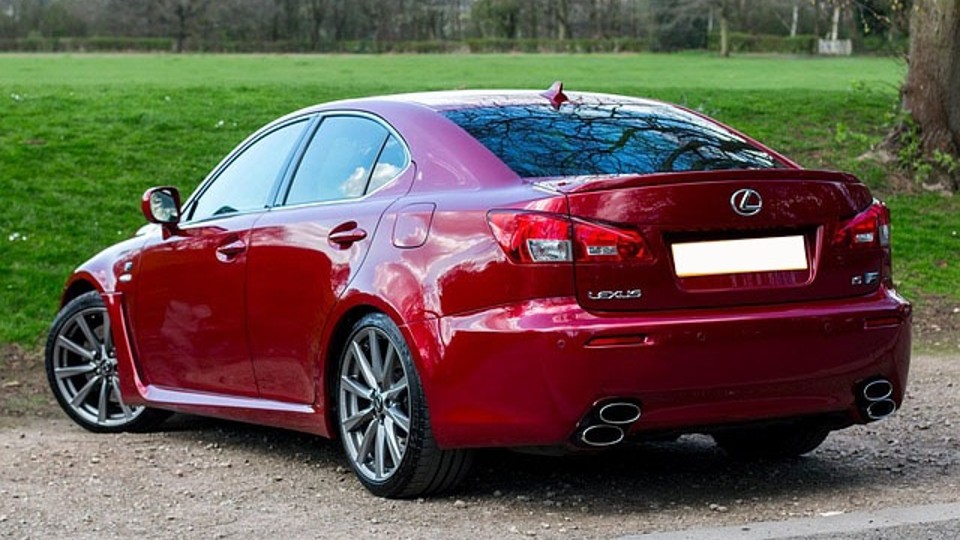 El Lexus IS es una berlina de cuatro puertas de alta gama y corte deportivo