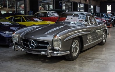 El Mercedes 300 SL alcanzaba los 215 caballos de potencia El Mercedes 300 SL alcanzaba los 215 caballos de potencia