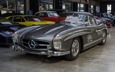 El Mercedes 300 SL alcanzaba los 215 caballos de potencia