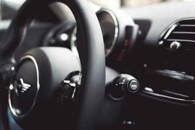 El MINI John Cooper Works tiene multitud de opciones tecnológicas en su interior El MINI John Cooper Works tiene multitud de opciones tecnológicas en su interior
