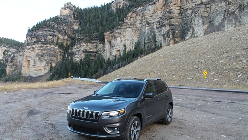 El Jeep Cherokee lleva a la venta desde 1974 y se encuentra en su quinta generación