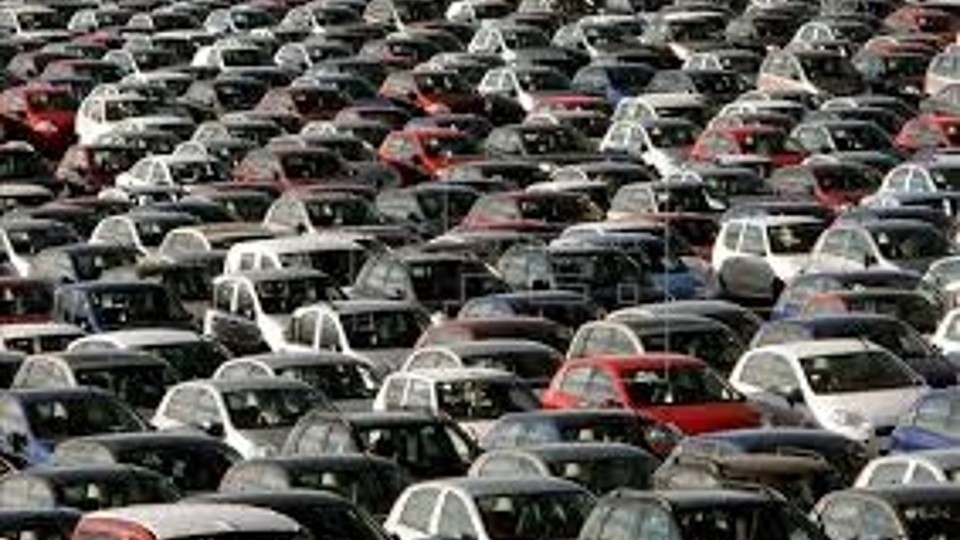 Multa de 171 millones de euros a 21 marcas de coches