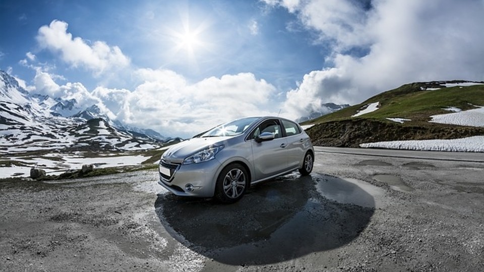 El Peugeot 208 recibió un lavado de cara en el año 205 y mejoró  algunos aspectos tanto en diseño como en equipamiento