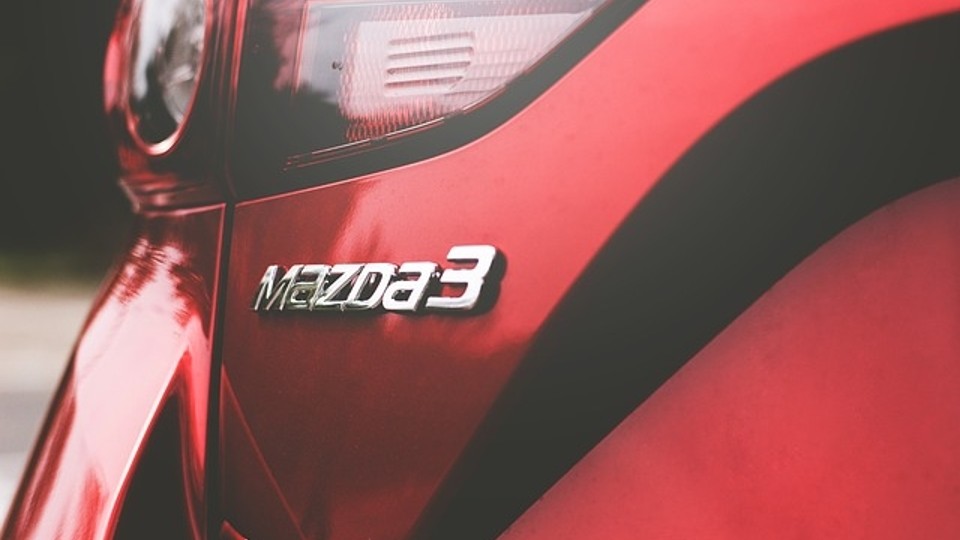 La cuarta generación del Mazda 3 está marcada por un diseño mucho  más afilado y por una mecánica innovadora