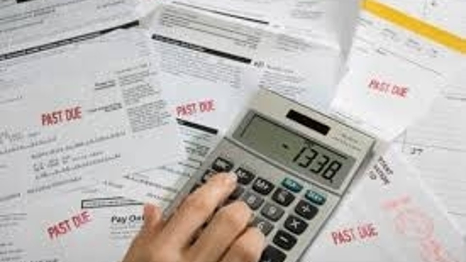Seguros de automóviles, empiezan a estar en número rojos