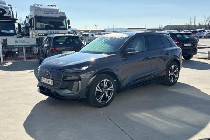 AUDI e-tron Q6 e-tron