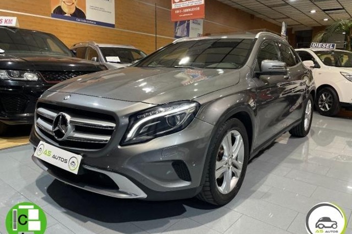 MERCEDES-BENZ GLA 200 d 7G-DCT