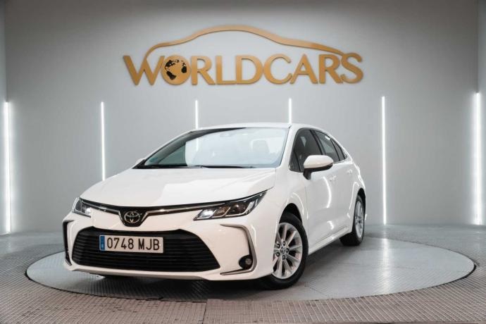 TOYOTA COROLLA sedán 1.5 active