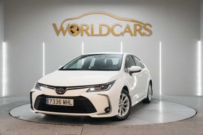 TOYOTA COROLLA sedán 1.5 active