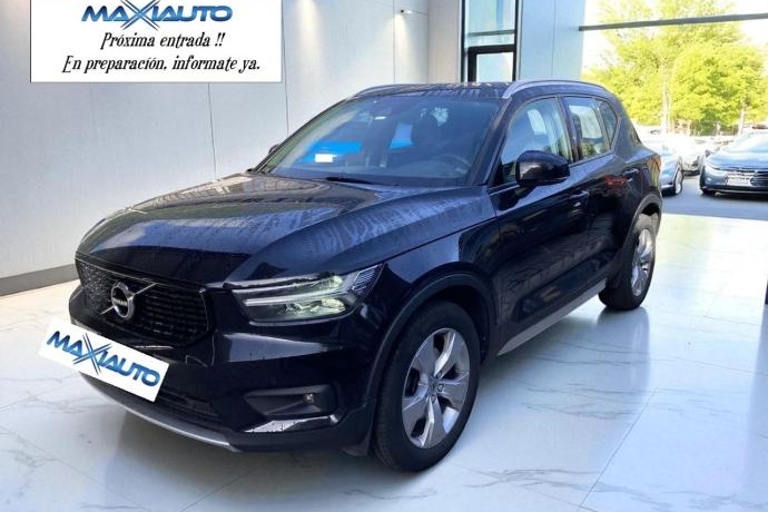 VOLVO XC40 2.0 D3 MOMENTUM AUTO AWD 150 CV