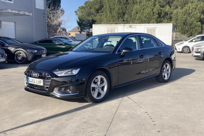 AUDI A4 30 TDI advanced
