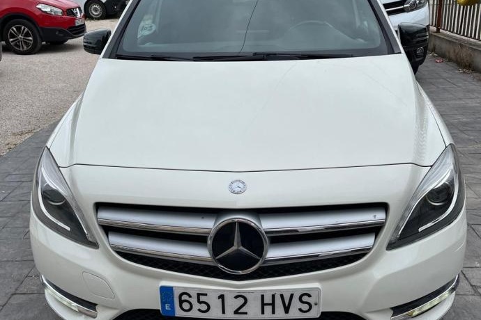 MERCEDES-BENZ B 180D