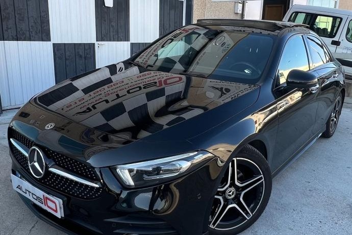 MERCEDES-BENZ A 180 d CAMBIO AUTOMATICO PACK AMG