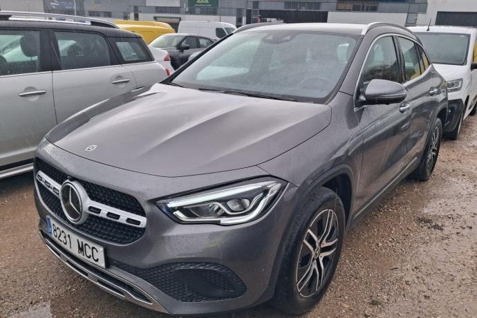 MERCEDES-BENZ GLA GLA 220 D 4MATIC