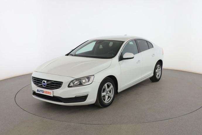 VOLVO S60 2.0 D2 MOMENTUM