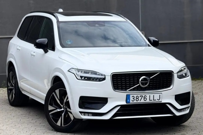 VOLVO XC90 B5 R-Design