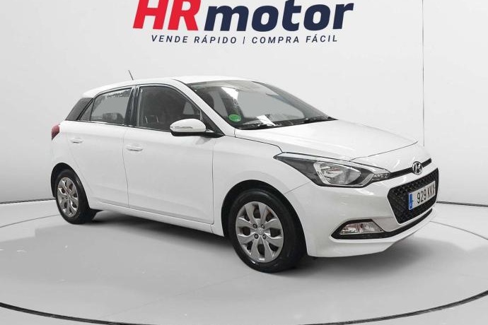 HYUNDAI i20 1.4 CRDI Link 66 kW (90 CV)