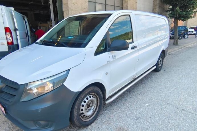 MERCEDES-BENZ VITO 111 cdi furgón largo con forrado interior frigorifico