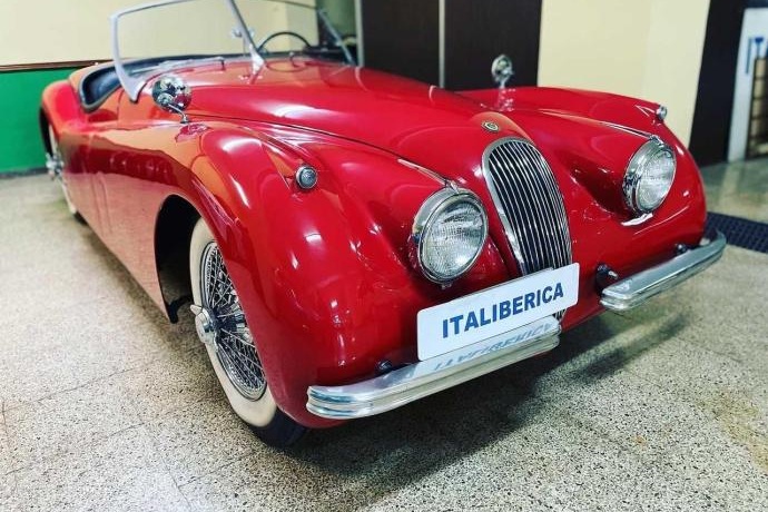 JAGUAR XK 120