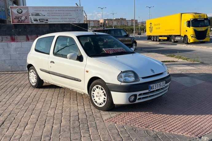 RENAULT CLIO Automático