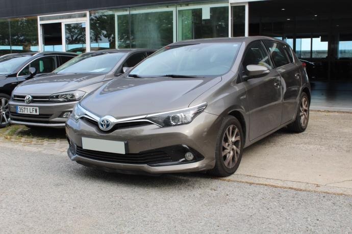 TOYOTA AURIS 1.8 140H Active Touring Sports