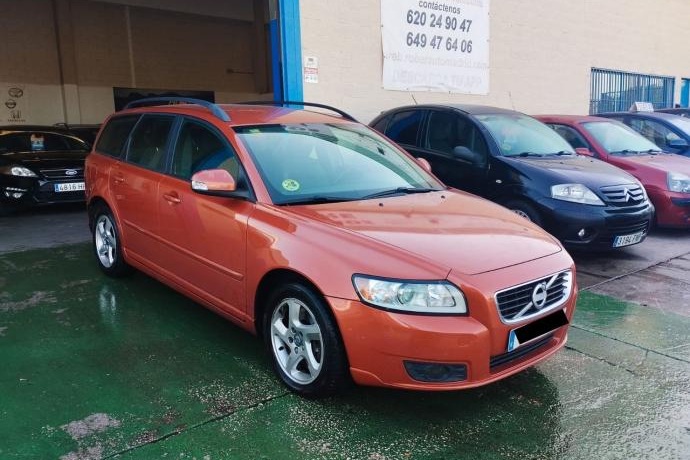 VOLVO V50 D5