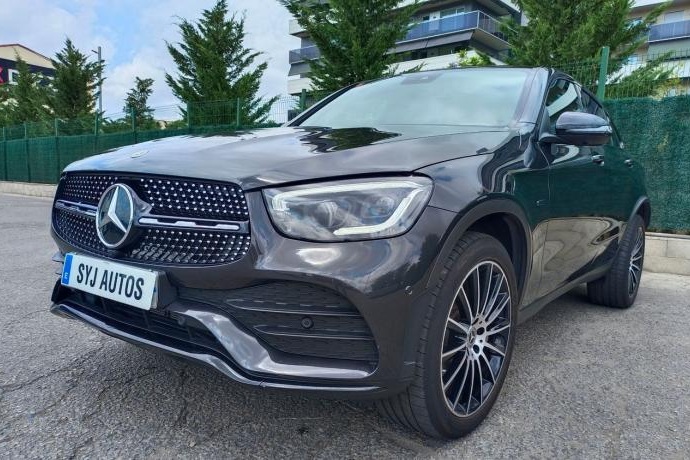 MERCEDES-BENZ GLC 300e Coupe 4MATIC