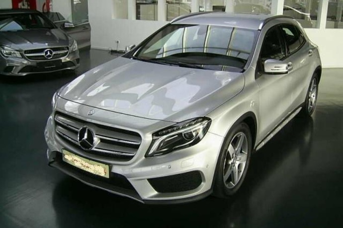 MERCEDES-BENZ GLA 180