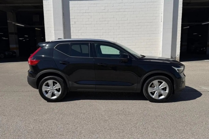 VOLVO XC40 B3 Core Dark