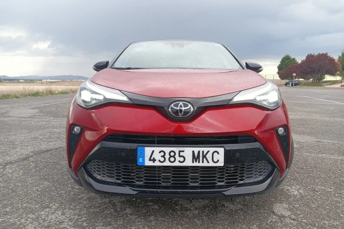 TOYOTA C-HR 180H GR SPORT