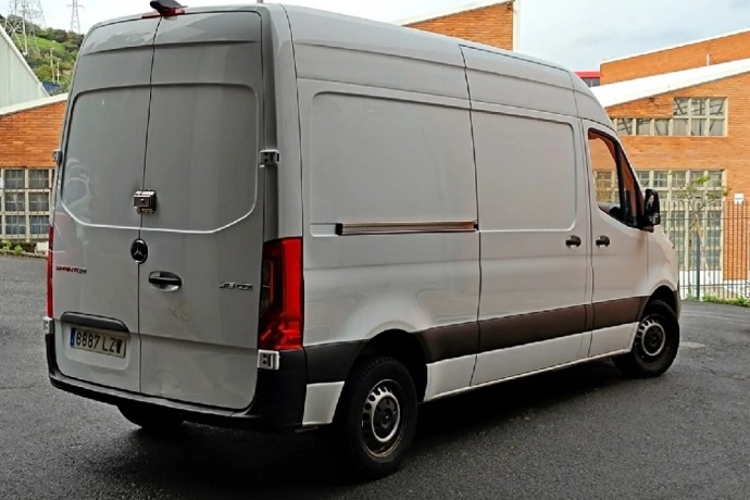 MERCEDES-BENZ SPRINTER 315CDI Medio