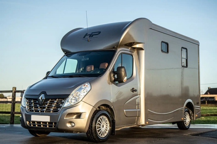 RENAULT MASTER Horsebox