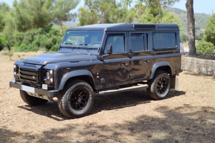 LAND-ROVER LRX Defender 110 SW SE
