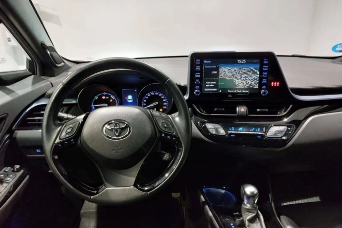 TOYOTA C-HR 180H Advance Luxury