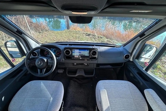 MERCEDES-BENZ SPRINTER 319 CDI Medio 7G-Tronic Plus