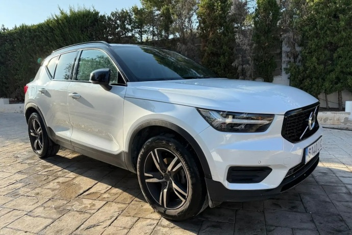 VOLVO XC40 T2 R-Design R-Design