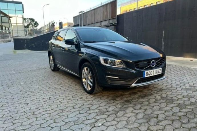 VOLVO V60 Cross Country D3